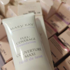 Mary Kay Medium Coverage Ivory 104 Liquid Foundation 1 OZ GRAY CAP